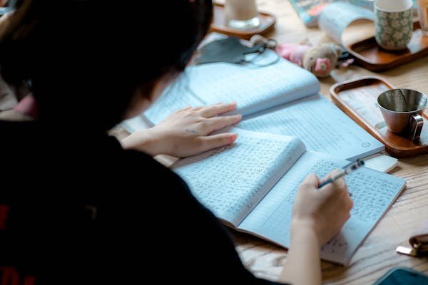 Simplifiez vos révisions avec le simulateur de notes au bac